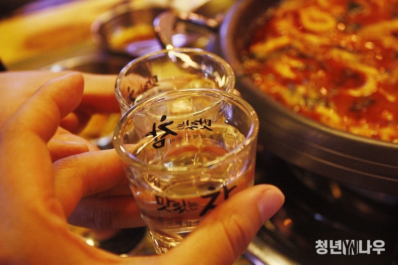주류가격의 인상으로 소비자들의 한숨이 깊어져 가고 있다. (사진 출처 : 픽사베이)