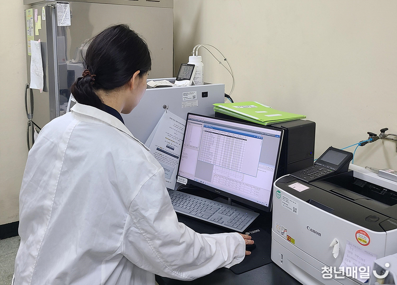 대구공공시설관리공단은 미국환경자원학회(ERA)가 주관하는 수질분야 국제숙련도 평가에 참여해 최우수 분석기관 인증서를 획득했다. (대구시청 제공)