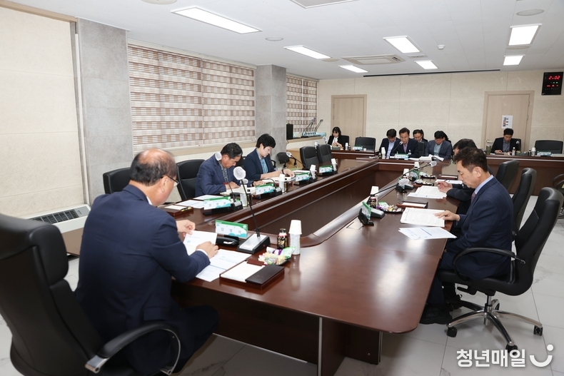 상주시는 지난 4일부터 6일까지 시청 소회의실에서 강영석 상주시장 주재로 내년도 주요업무 보고회를 개최했다. (상주시청 제공)
